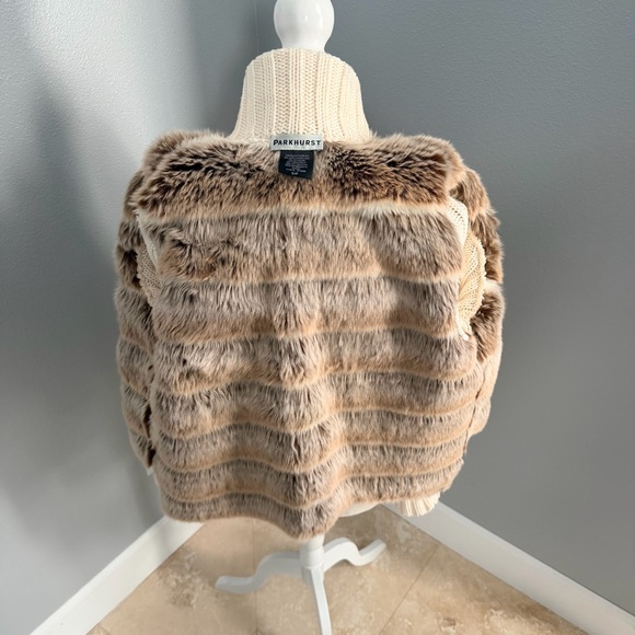 Parkhurst Cream Vest with Fur Accents - Picture 9 of 15